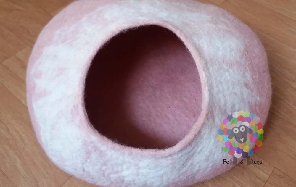Large Felt Cat Cave  (40 cm or 16 Inches Diameter) Cat Bed / Pet Bed / Puppy Bed / Cat House. 100 % Wool . Handmade