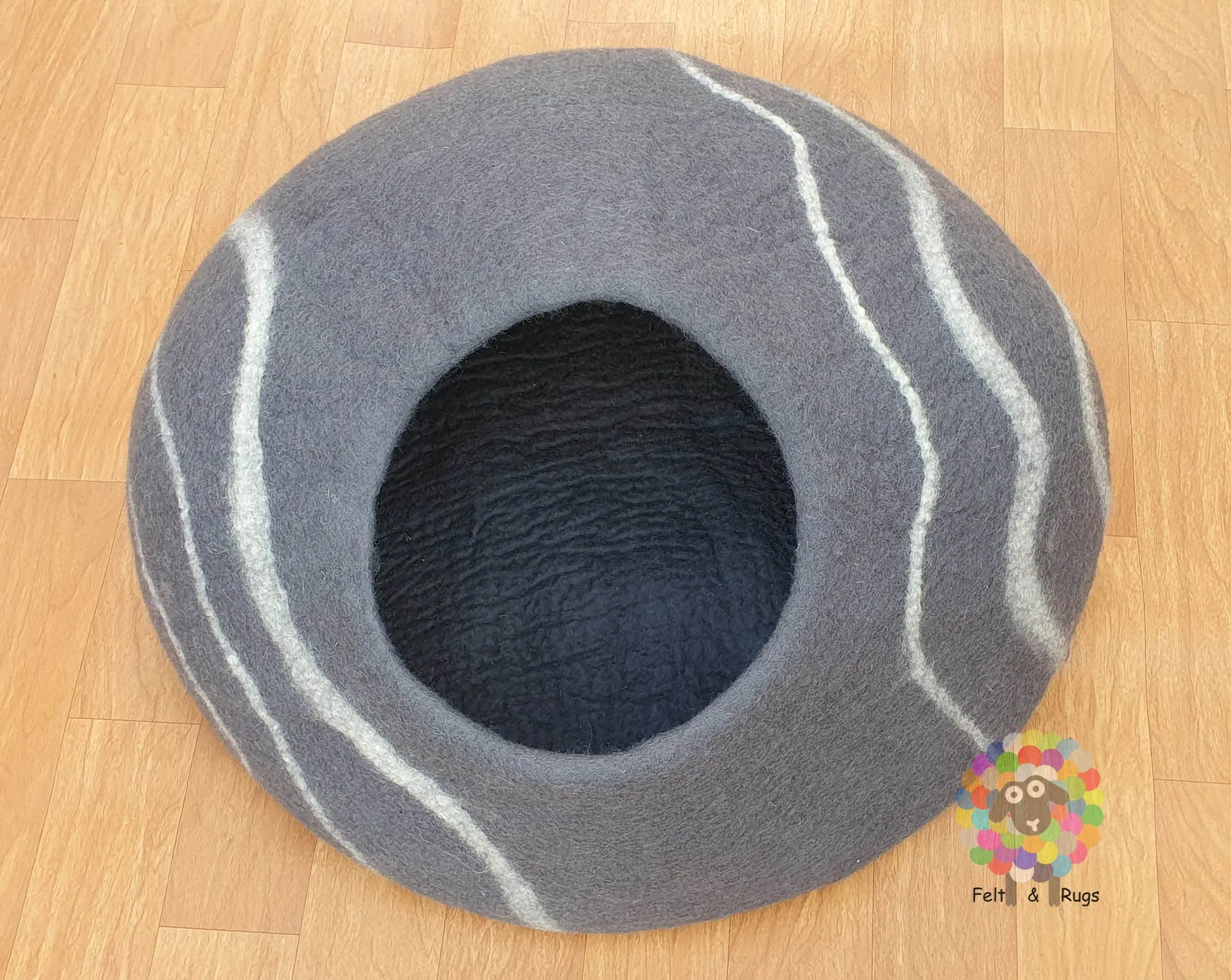 XXXLARGE Felt Cat Cave  (70 cm /27.6 inches diameter) / Cat Bed / Pet Bed / Puppy Bed / Cat House. 100 % Wool . Handmade in Nepal